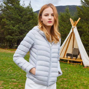 坦博尔 女超轻230g羽绒服 90%鸭绒含量