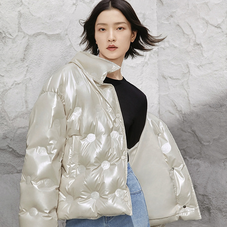 明星同款：DUIBAI 对白 ADY042 小雏菊鹅绒亮面羽绒服