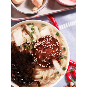 食三点 日式豚骨叉烧拉面174g 7.9元包邮