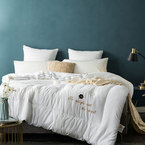 雅鹿 升级款抗菌防螨大豆春秋被