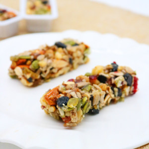 正宗新疆纯手工切糕玛仁糖 坚果糕点 300g独立包装 26.9元包邮 新疆直发