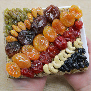 新疆正宗纯手工 古典大块切糕 玛仁糖 11种坚果/果干 300g 26.9元包邮 新疆直发