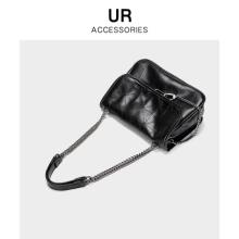 UR包包 2020新款潮软面欧美朋克风链条包 