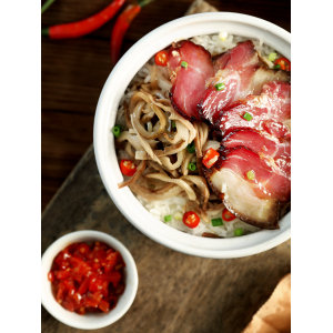 饭乎 湘西柴火烟熏肉砂锅煲仔饭  2锅 配砂锅 44.9元包邮